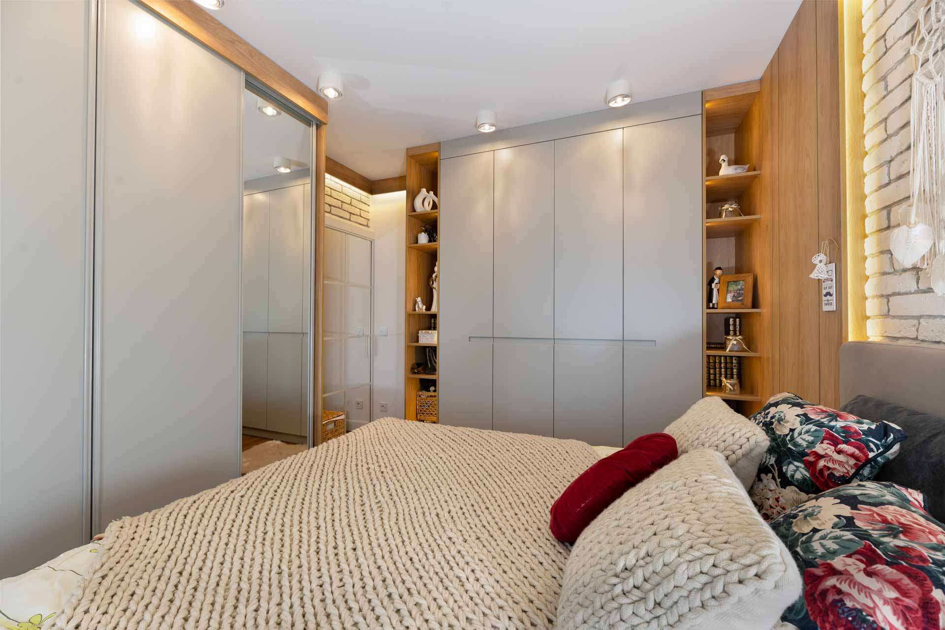 Sypialna nastrojowe mieszkanie w apartamentowcu